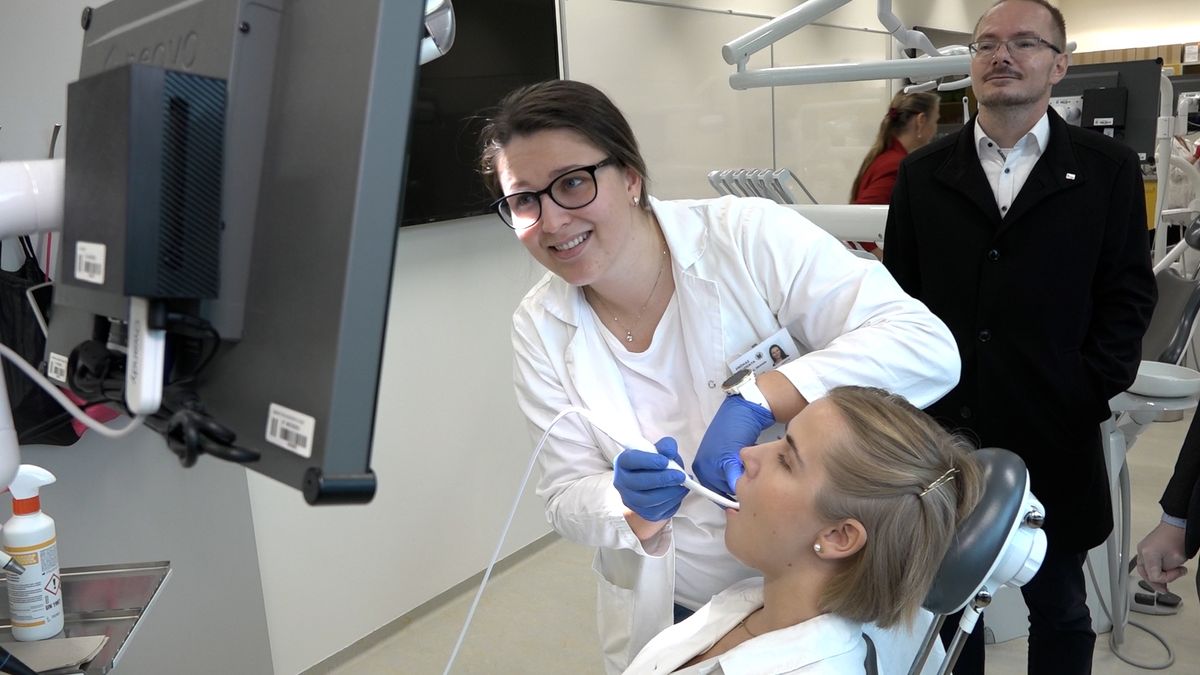 Budoucí zubaři se v Brně učí v jednom z nejmodernějších simulačních center v Evropě